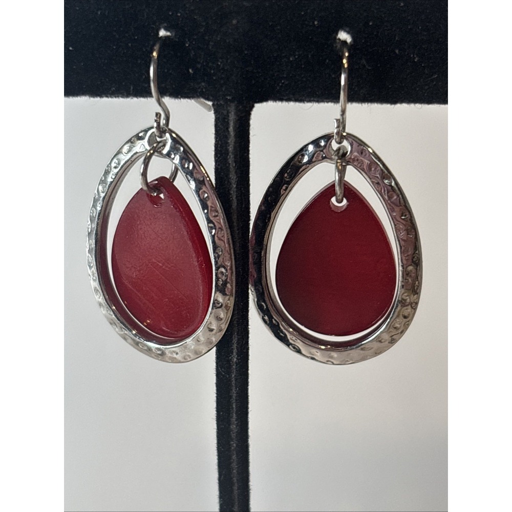 Red Glass Teardrop Dangle Earrings Silver Tone Hammered Open Frame Boho